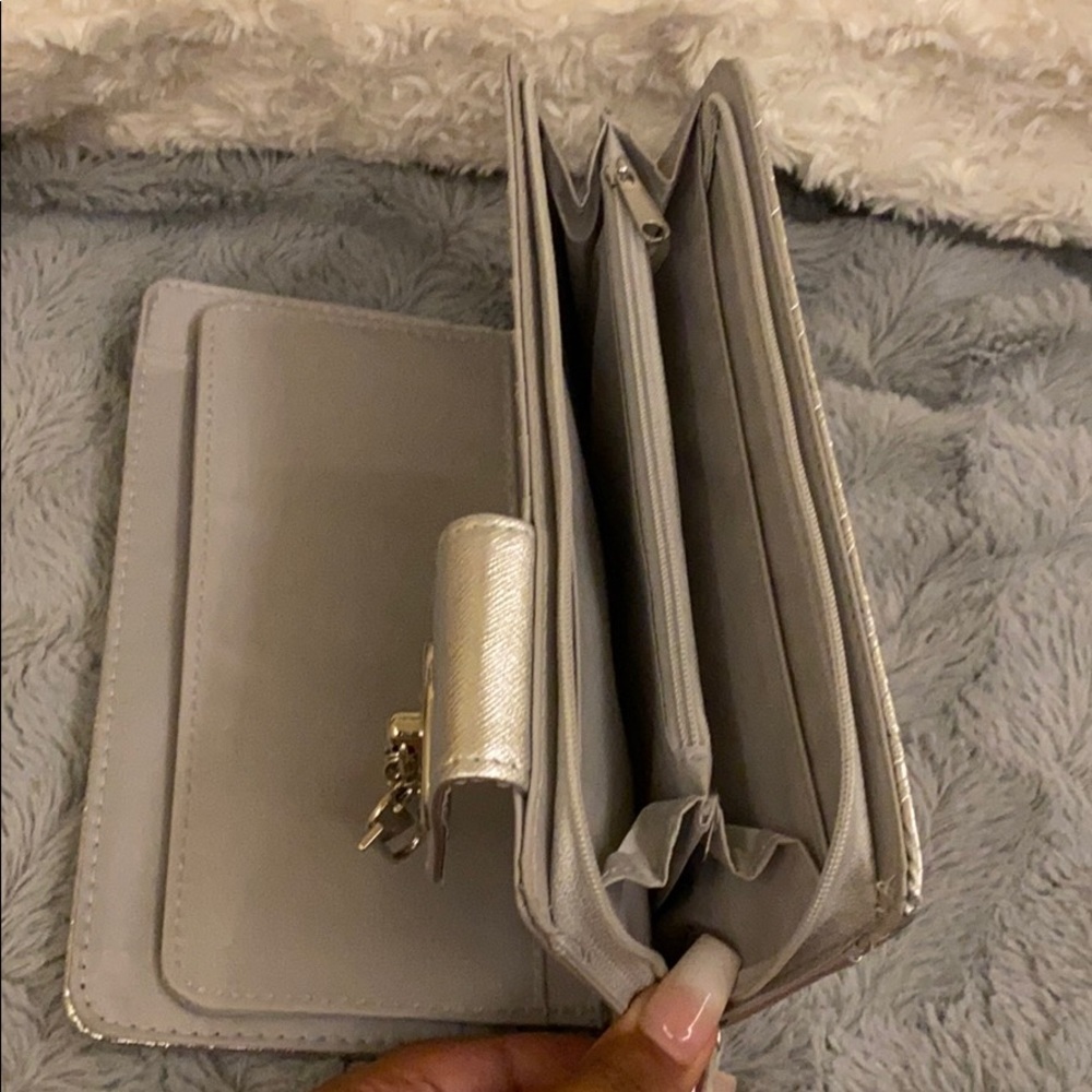 Wallet - Picture 4 of 4